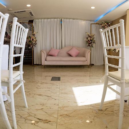 Diamond Star Hotel فندق النجمة الماسية Seeb ภายนอก รูปภาพ