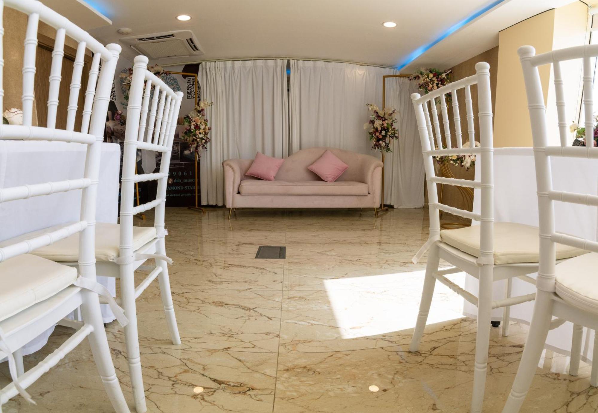 Diamond Star Hotel فندق النجمة الماسية Seeb ภายนอก รูปภาพ
