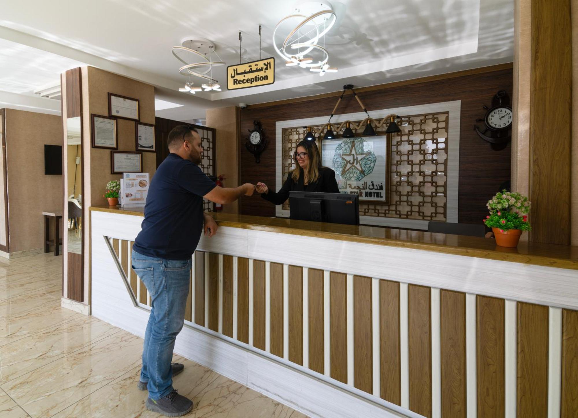 Diamond Star Hotel فندق النجمة الماسية Seeb ภายนอก รูปภาพ