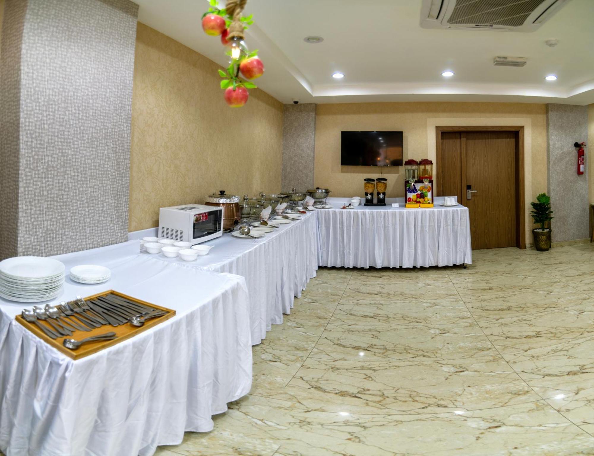 Diamond Star Hotel فندق النجمة الماسية Seeb ภายนอก รูปภาพ