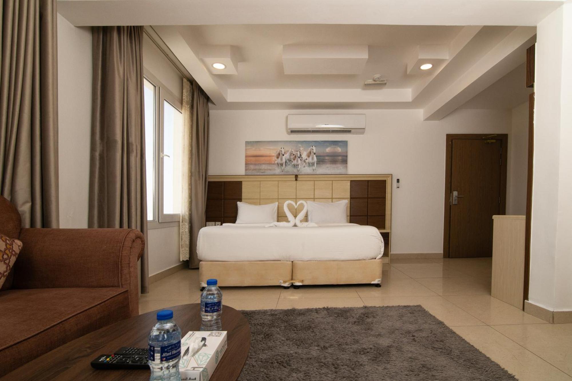 Diamond Star Hotel فندق النجمة الماسية Seeb ภายนอก รูปภาพ