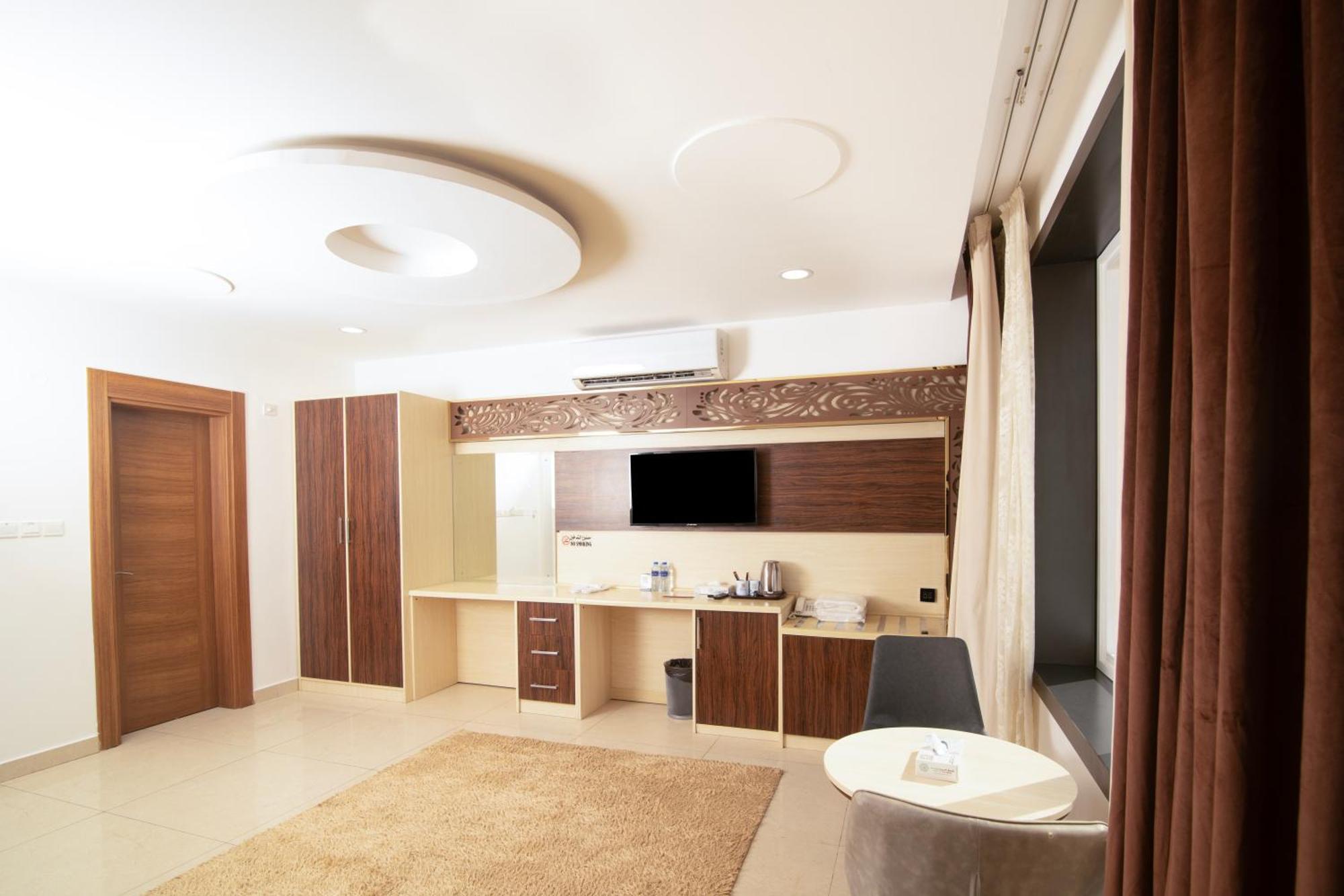 Diamond Star Hotel فندق النجمة الماسية Seeb ภายนอก รูปภาพ