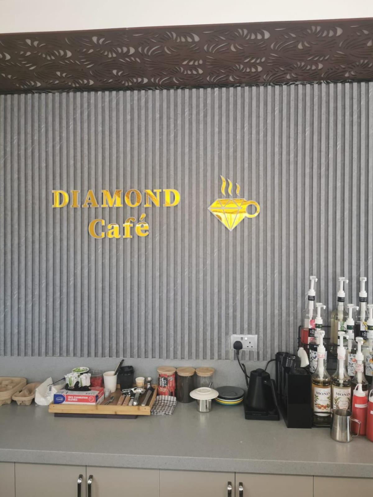 Diamond Star Hotel فندق النجمة الماسية Seeb ภายนอก รูปภาพ