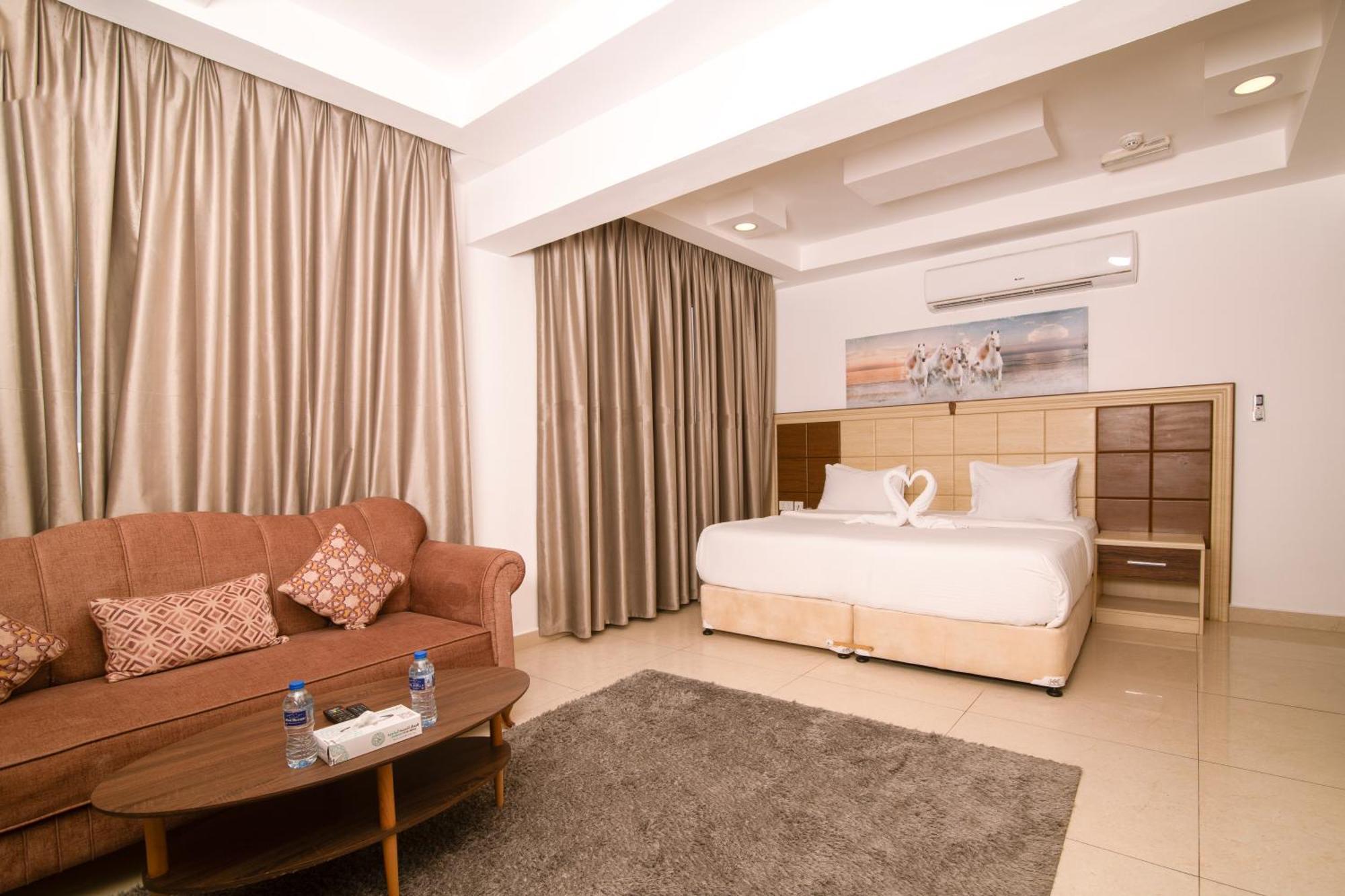 Diamond Star Hotel فندق النجمة الماسية Seeb ภายนอก รูปภาพ